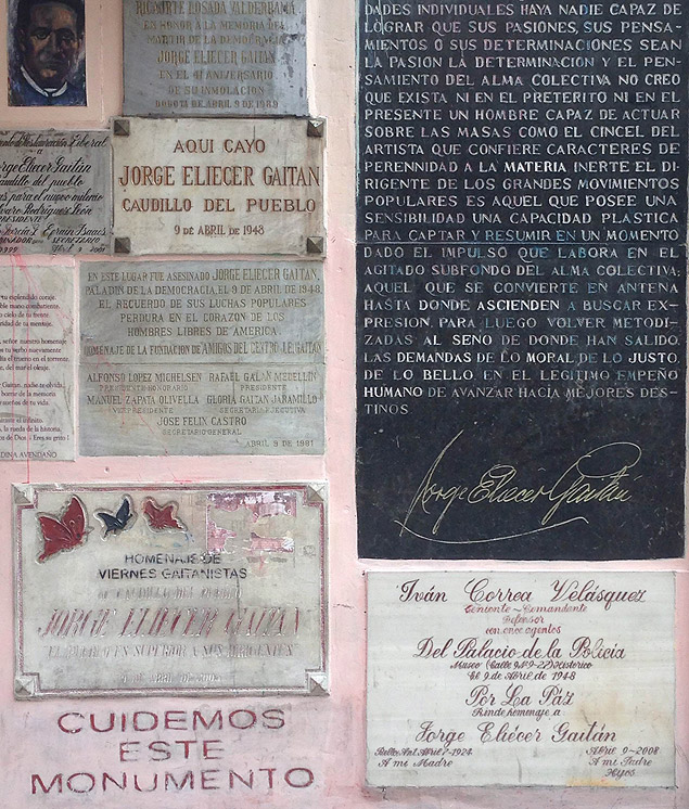 Placas em memria do lder poltico Jorge Elicer Gaitn, prximo de onde vivia Garca Mrquez