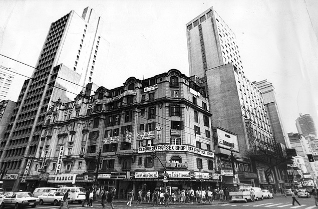 Cine Ipiranga, na avenida Ipiranga com avenida So Joo, em imagem de 1987