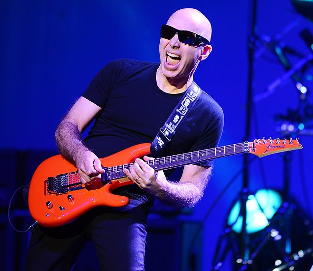 O guitarrista Joe Satriani em show em Las Vegas, em agosto de 2013