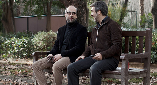L. (Luis Tosar) e G. (Ricardo Darn) conversam em cena do filme 'O Que os Homens Falam'