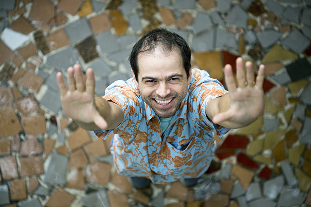 O cantor e compositor Moreno Veloso no estdio Maravilha 8, no bairro de Botafogo, no Rio