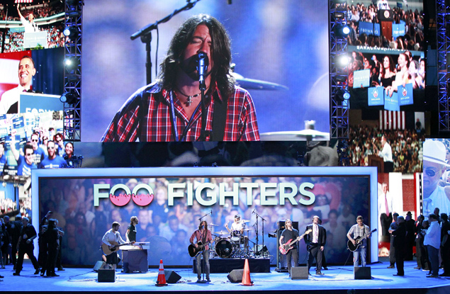 O Foo Fighters em passagem de som antes de show nos Estados Unidos, em 2012