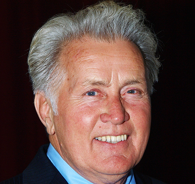 ORG XMIT: MN5 US actor Martin Sheen arrives for the Premiere of his latest film "The Way" in central London on February 21, 2011. AFP PHOTO / MAX NASH