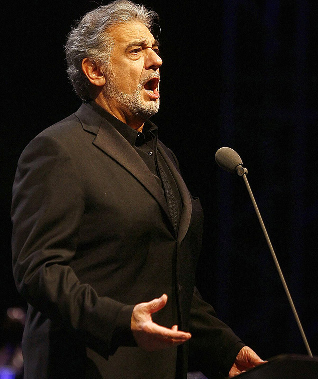 O cantor de pera espanhol Plcido Domingo se apresenta em Atenas, na Grcia, em junho de 2007