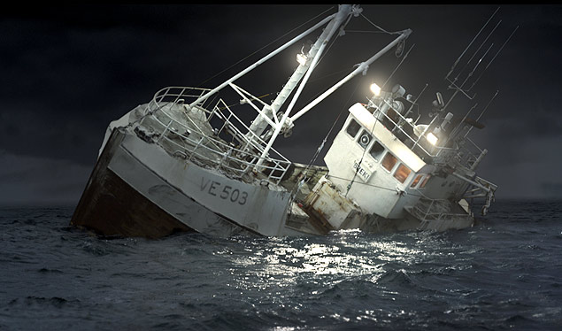 Navio naufraga em cena do filme islands 'Sobrevivente