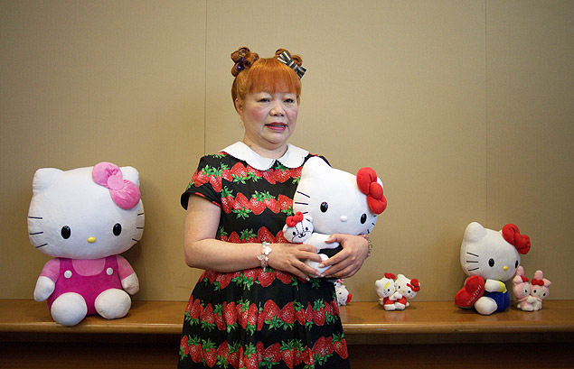 Yuko Yamaguchi, designer da Hello Kitty, em conversa com a imprensa em Hong Kong nesta quinta (17)