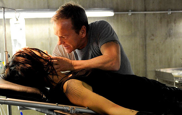 Kiefer Sutherland como Jack Bauer e Mary Lynn Rajskub como Chloe O'Brian em cena de '24 Horas - Viva o Novo Dia'