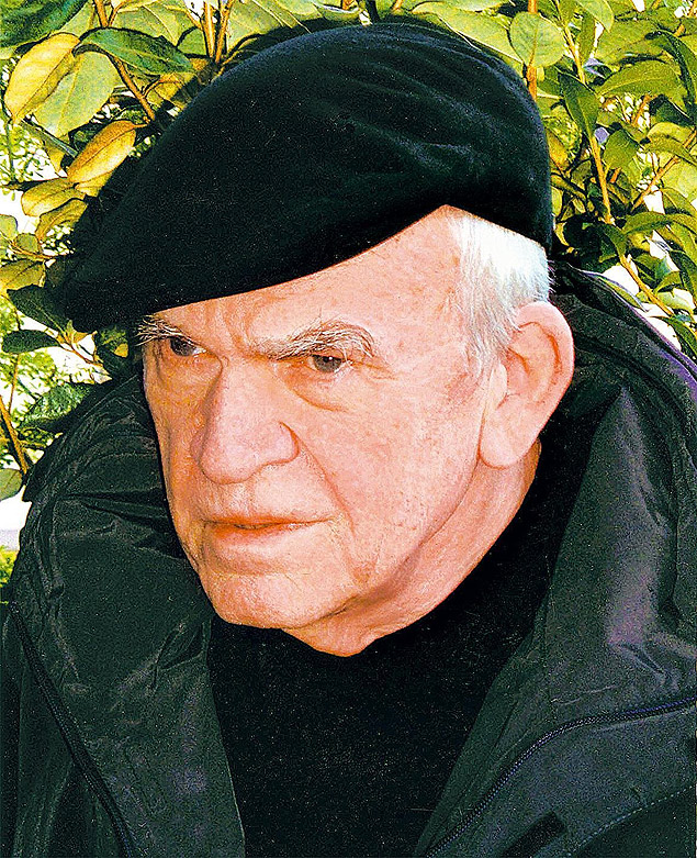 O escritor Milan Kundera, que vive recluso na Frana