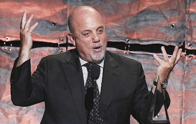 O cantor Billy Joel em seu discurso de admisso no Hall da Fama dos Compositores, em Nova York, em 2011