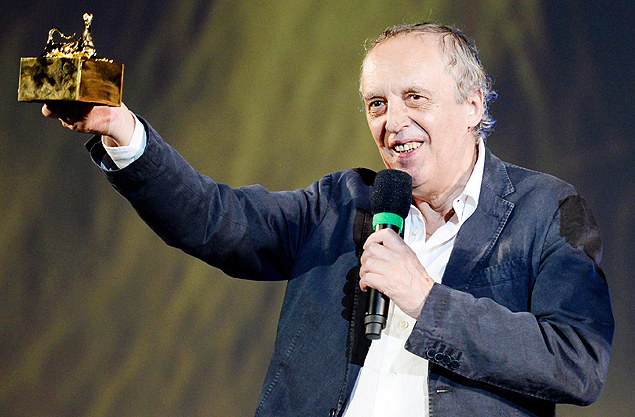 O diretor italiano Dario Argento recebe o prmio 'Piccolo Pardo na 67 edio do Festival de Locarno