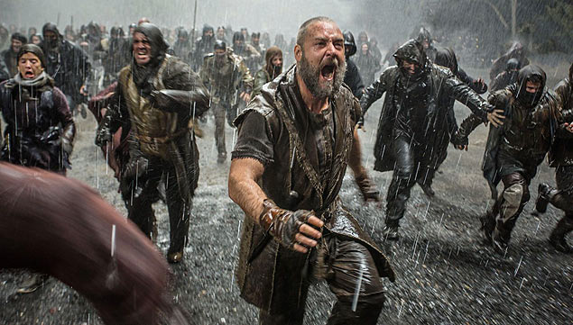 Russell Crowe ( frente) como protagonista do filme "No" (Noah), de Darren Aronofsky