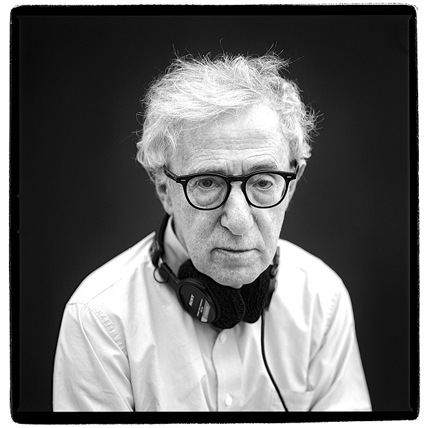 O diretor Woody Allen em set de filmagem, em julho