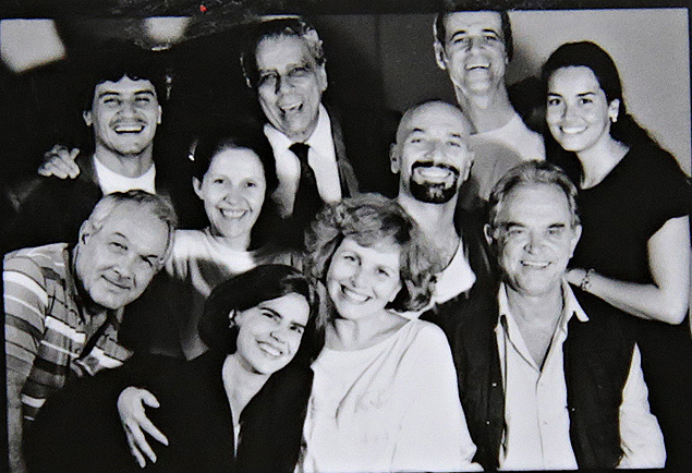Elenco da peca 'Brasil S.A.' no Teatro Procpio Ferreira, em foto de 1996
