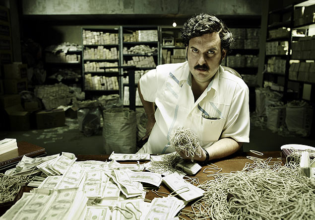 O ator Andrs Parra como o narcotraficante Pablo Escobar nas gravaes da srie, que estreia no Brasil no dia 15