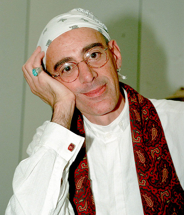 O escritor Caio Fernando Abreu durante a Feira do Livro de Frankfurt, na Alemanha, em 1994
