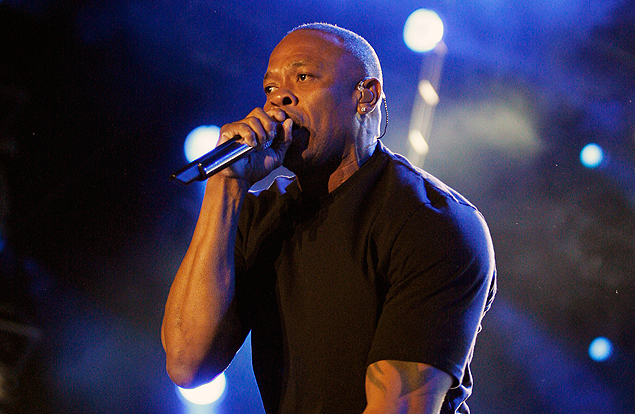 Dr. Dre performs at the Coachella Valley Music and Arts Festival in Indio, California in this April 15, 2012 file photo. With $620 million in estimated earnings the veteran musician and record producer topped Forbes list as the highest paid hip hop artist, ousting Sean "Diddy" Combs from the top spot. REUTERS/David McNew/Files (UNITED STATES - Tags: ENTERTAINMENT) ORG XMIT: TOR416