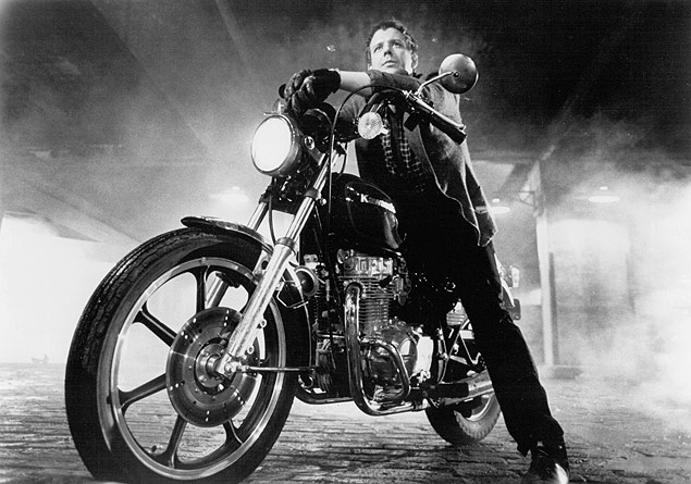 H 31 anos, Mickey Rourke em 'O Selvagem da Motocicleta' (1983), de Coppola