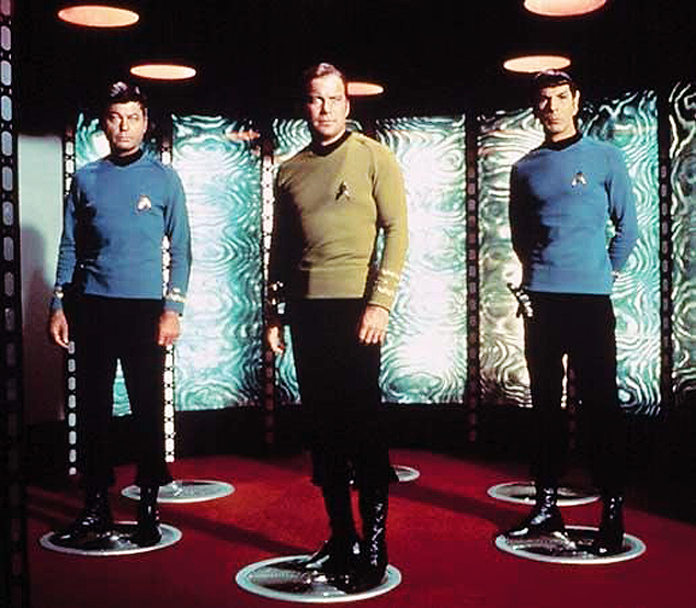 Os atores DeForest Kelley, William Shatner e Leonard Nimoy na srie "Star Trek" nos anos 1960 