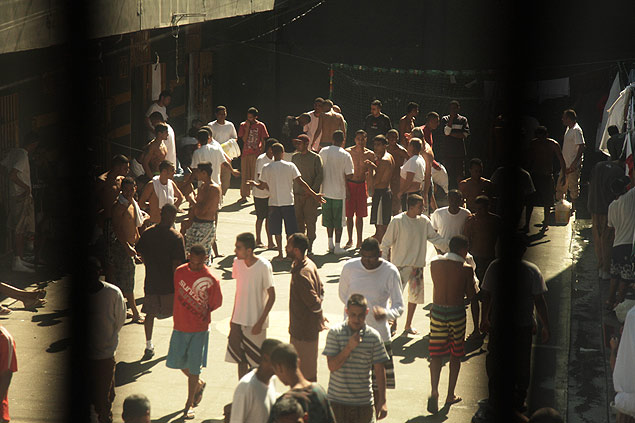 Cena do documentrio "Sem Pena" (2014), de Eugenio Puppo, sobre o sistema carcerrio brasileiro