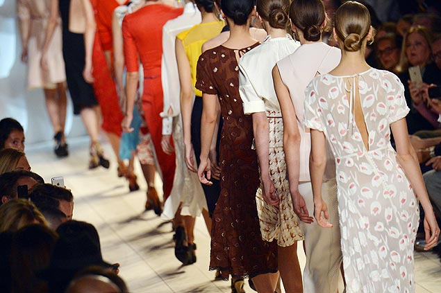 Coleo primavera-vero 2015 de Nina Ricci na Semana de Moda de Paris