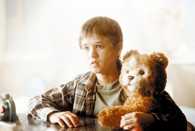Haley Joel Osment interpreta o menino-rob David no filme "Inteligncia Artificial", de Steven Spielberg