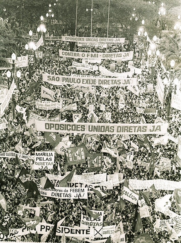 Comício das Diretas Já, com 70 mil na praça da Sé, em 1984