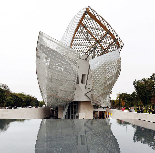 Fundao Louis Vuitton, obra de Frank Gehry, no parque Bois de Boulogne, em Paris