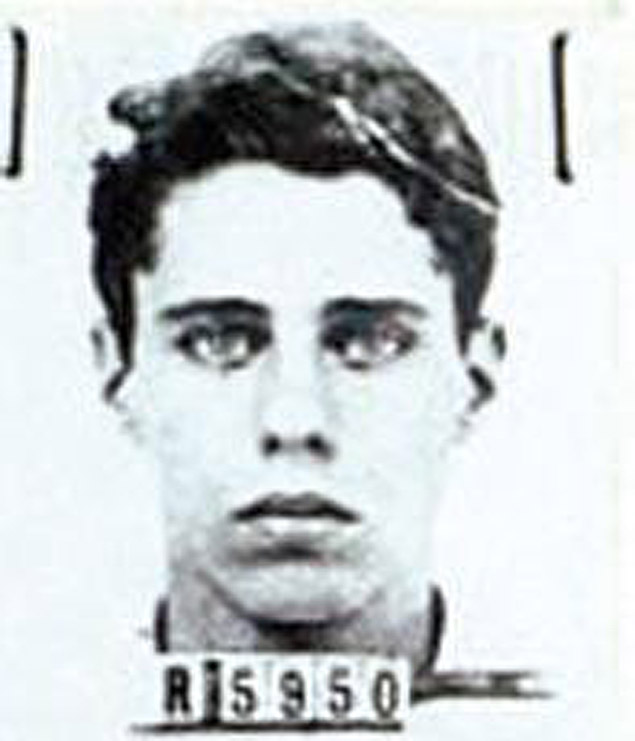 Chico, o irmo brasileiro, aos 17, em foto da polcia por furtar carro
