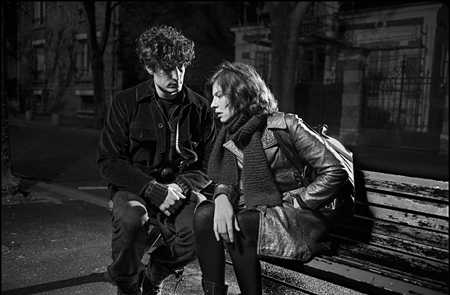 Louis Garrel e Anna Mouglalis em cena do filme &quot;O Ciúme&quot;, de Philippe Garrel 