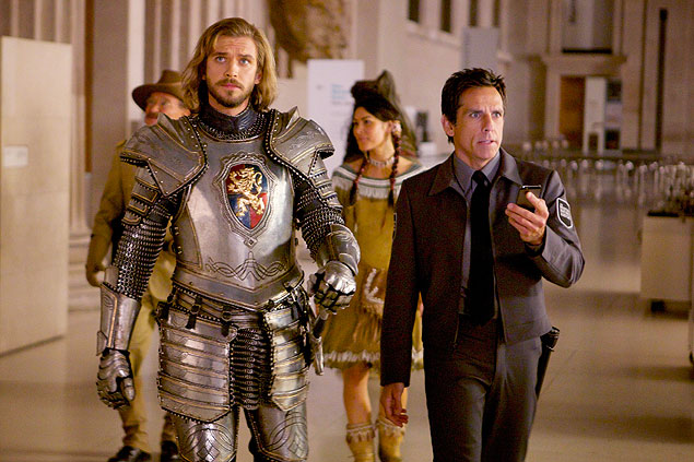 Dan Stevens (esq.) e Ben Stiller em cena do filme "Uma Noite no Museu 3"