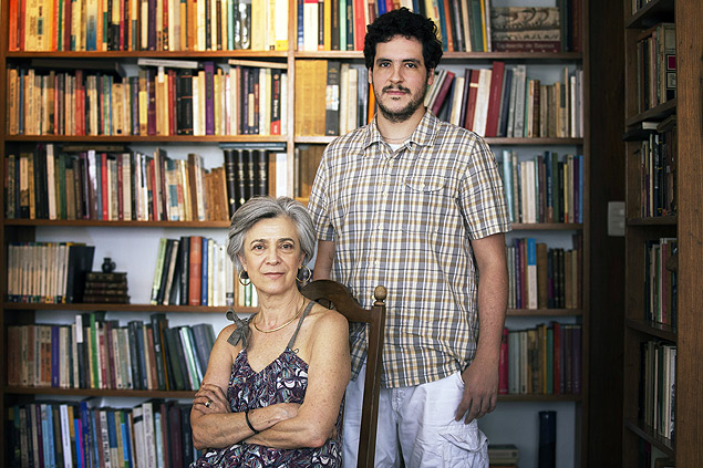 A historiadora Laura de Mello e Souza e André Cerqueira que organizaram a reedição de um livro de Sergio Buarque de Holanda