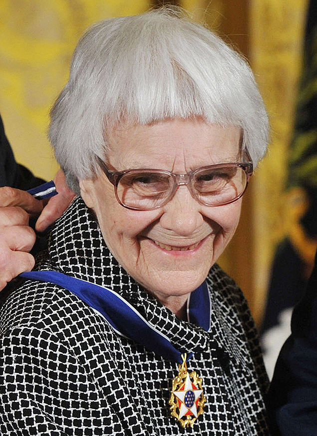 A escritora Harper Lee recebe a Medalha da Liberdade, em 2007