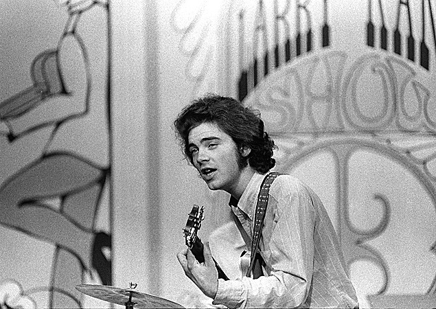 O guitarrista Roky Erickson durante apresentao em 1967