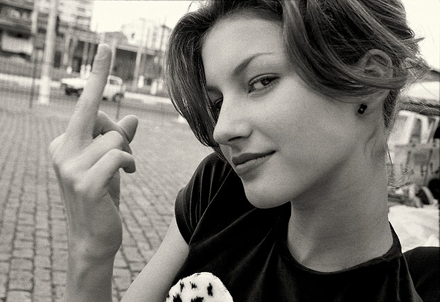 Em 1996, Gisele Bündchen, aos 15 anos, em sessão de fotos próximo ao Mercado Municipal de São Paulo