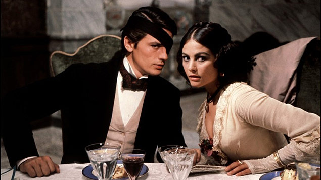 O ator Alain Delon e a atriz Claudia Cardinale no filme "O Leopardo" (1963), dirigido por Luchino Visconti.