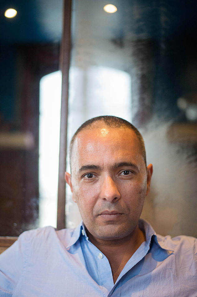 O escritor algerino Kamel Daoud, em retrato feito na França em outubro de 2014