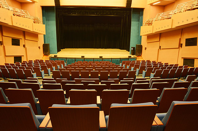 Plateia e palco do Teatro Porto Seguro, que ser inaugurado na regio dos Campos Elsios