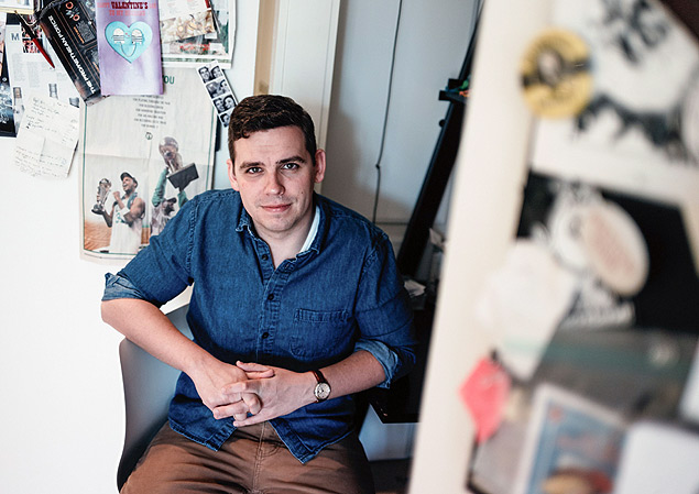 Max Brallier, who authors illustrated children books, including Galactic Hot Dogs, at his home in New York, May 1, 2015. The book has already taken off on Funbrain, a popular gaming website for kids that has served as an incubator for some of the biggest blockbusters in children&#146;s book publishing. (Misha Friedman/The New York Times) ORG XMIT: XNYT117 ***DIREITOS RESERVADOS. NO PUBLICAR SEM AUTORIZAO DO DETENTOR DOS DIREITOS AUTORAIS E DE IMAGEM***