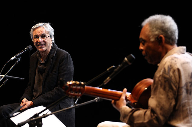 Os msicos Caetano Veloso e Gilberto Gil se apresentam no teatro da Unip, em Braslia 
