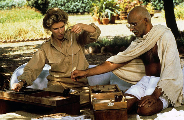 Os atores Candice Bergen e Ben Kingsley em cena do filme "Gandhi", de 1982, que conta a histria do lder religioso indiano Mahatma Gandhi