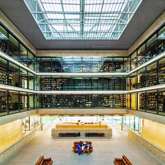 Biblioteca Brasiliana, com projeto do arquiteto Eduardo de Almeida