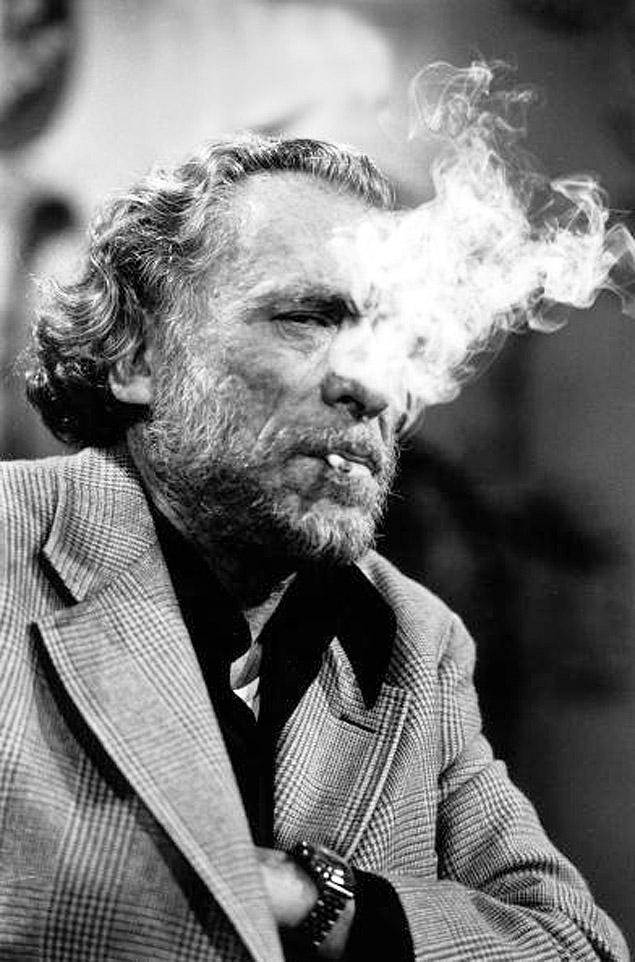 O poeta norte-americano Charles Bukowski durante apresentao 