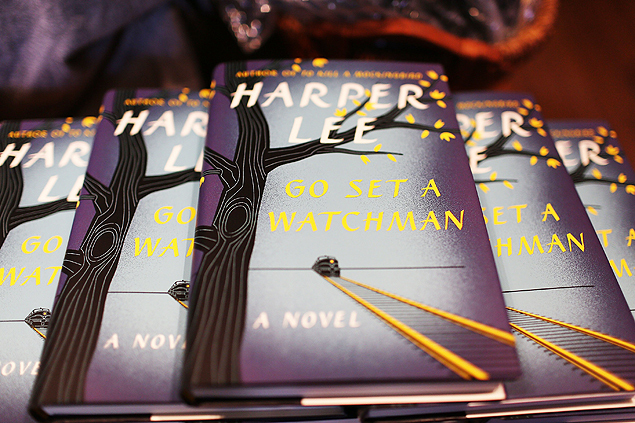O novo livro da escritora Harper Lee, 'Go Set a Watchman', lanado mundialmente nesta semana.