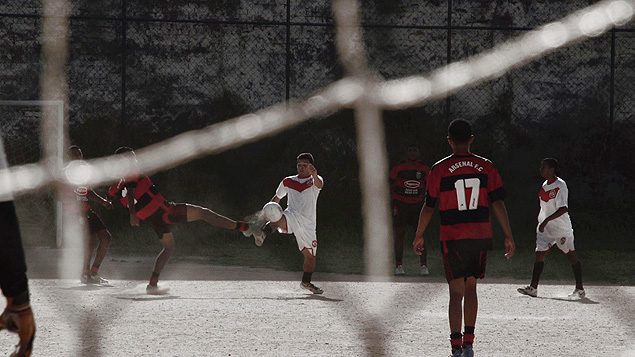 "Campo de Jogo", directed by Eryk Rocha, goes deep into the roots of football obsession 