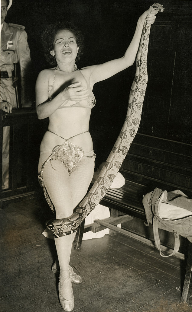 Suzy King, a 'deusa das serpentes', que tinha cobras chamadas Pern e Jnio Quadros