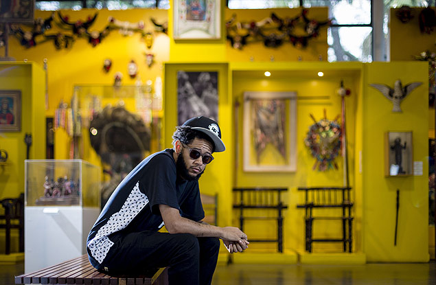 O rapper Emicida no Museu Afro Brasil