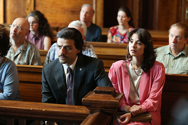Os atores Oscar Isaac e Carla Quevedo como os personagens Nick e Nay Noe na srie 'Show Me a Hero', da HBO