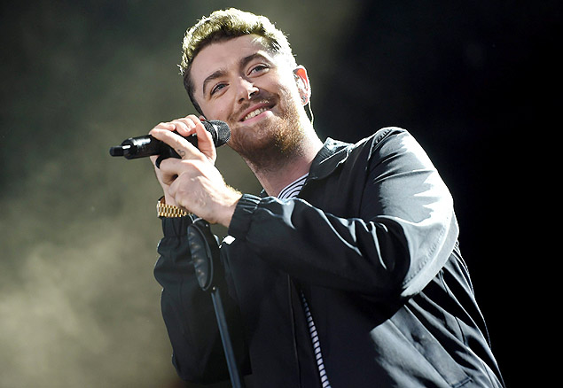 BER397. Berlin (Germany), 13/09/2015.- British singer Sam Smith performs on stage during the Lollapalooza Festival at the former Tempelhof airport in Berlin, Germany, 13 September 2015. The festival runs until 13 September. (Alemania) EFE/EPA/BRITTA PEDERSEN ORG XMIT: ber397