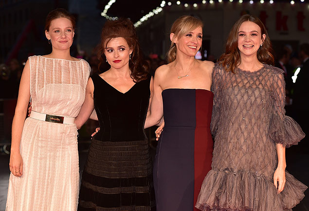 (L-R) English actresses Romola Garai, Helena Bonham Carter, Anne Marie Duff and Carey Mulligan pose on arrival for the premiere of 'Suffragette' at the London Film Festival in central London on October 7, 2015. AFP PHOTO / LEON NEAL ORG XMIT: 5197