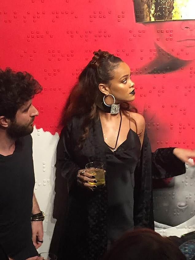 Rihanna em exposio numa galeria de arte de Los Angeles - Carol Nogueira/Folhapress)